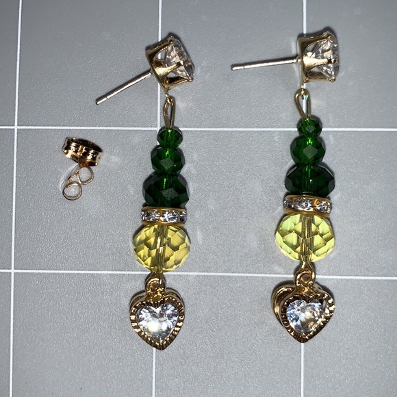 New Hand Crafted Oregon Ducks 🦆 Bling Themed Post, Dangling Earrings - Picture 3 of 9